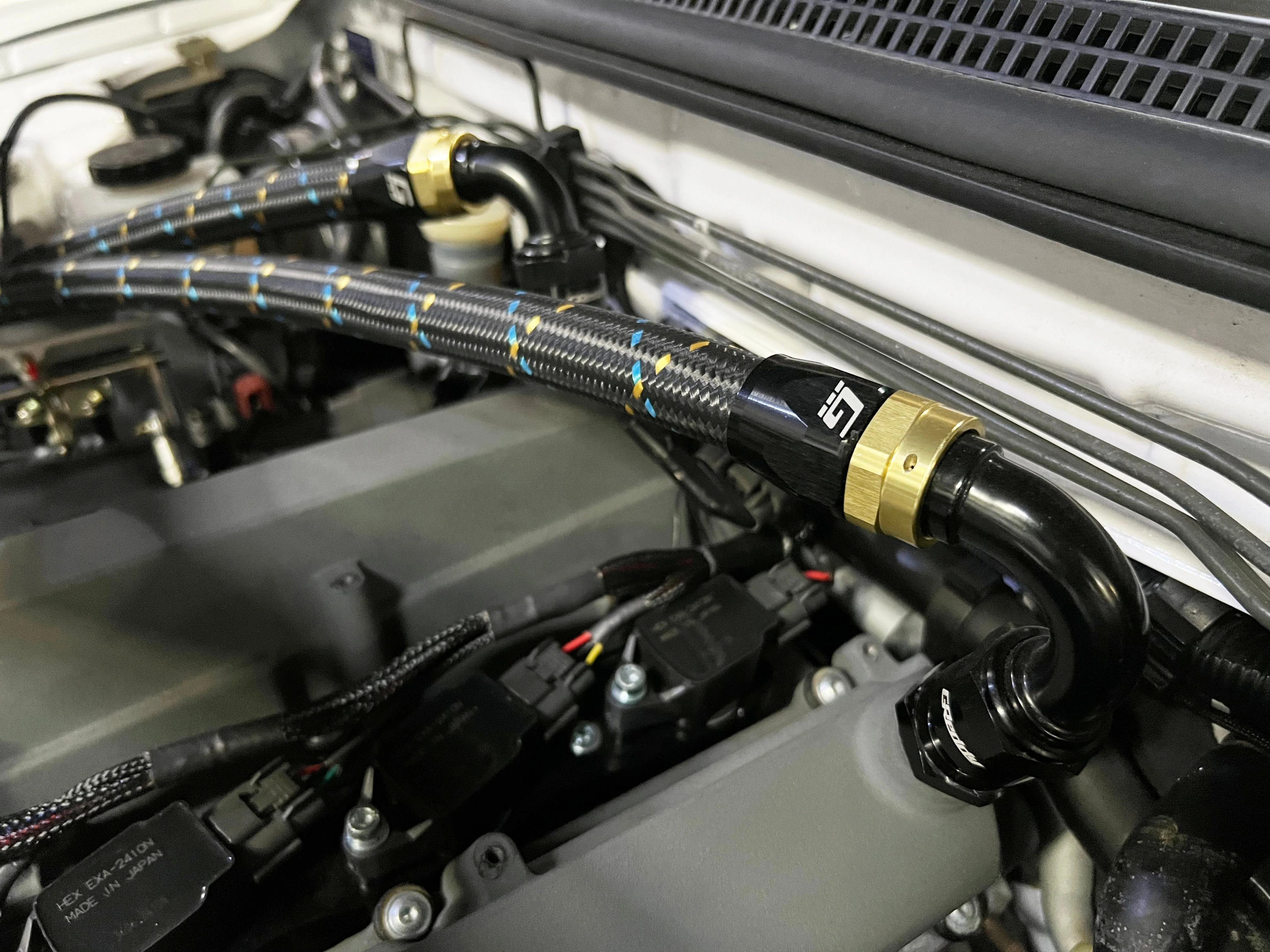 GReddy -6 Nylon Braided Hose(per/ft) - Black / Gold / Blue - Image 8
