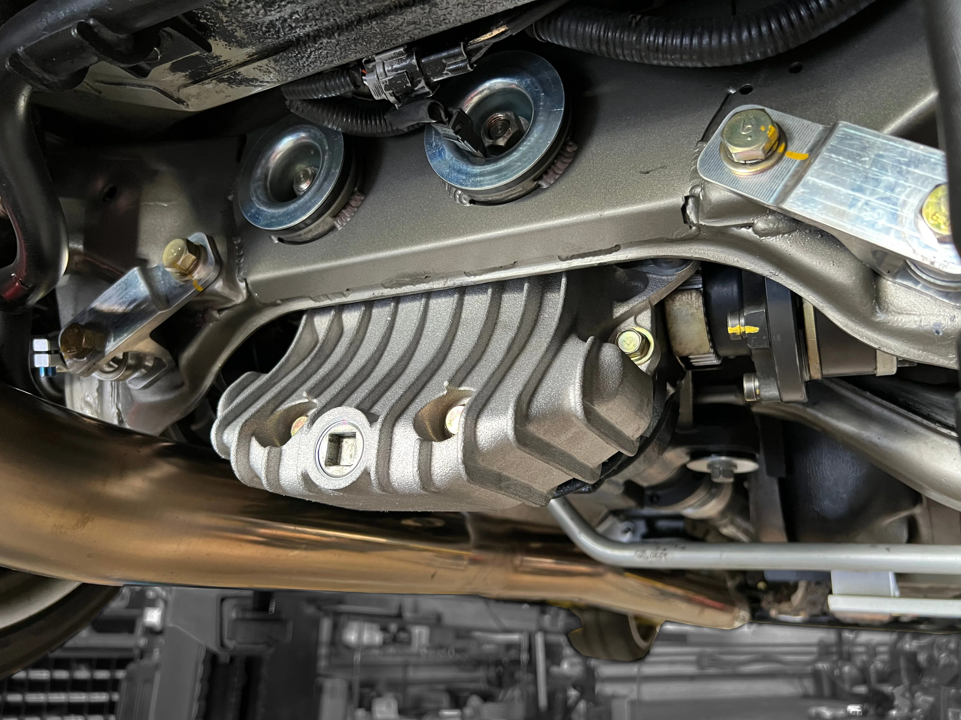DIFFERENTIAL COVER R32/33/34 (REAR) - (14520499) - Image 3
