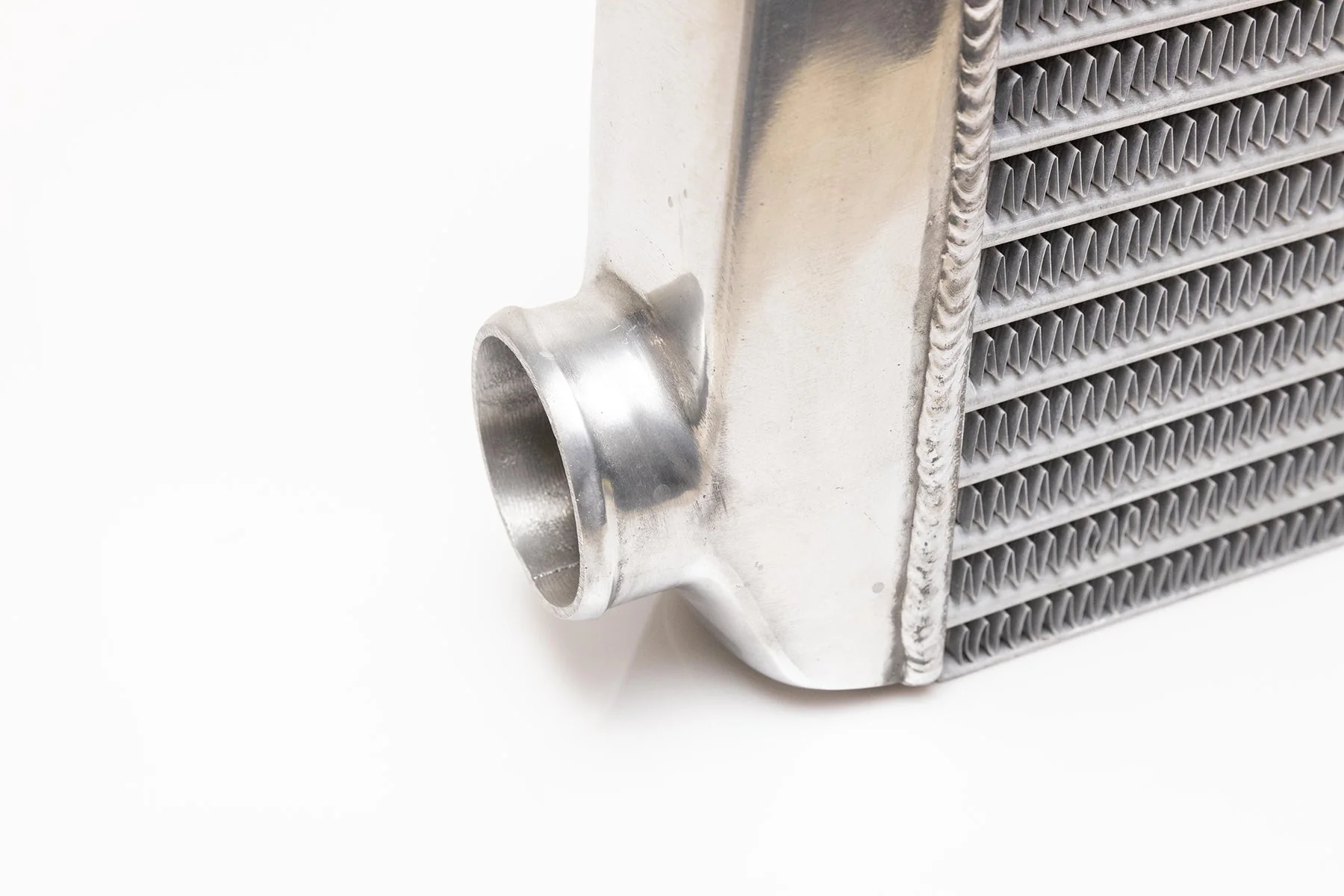 UNIVERSAL INTERCOOLER SPEC TYPE-28, BOTTOM 60mm INLET/OUTLET - (12001415) - Image 3